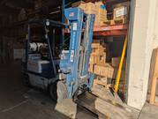Komatsu FG25ST-11 forklift to sell for only $2, 500